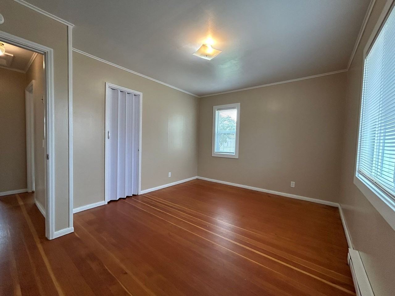 1115 Sanford Ave - Photo 5 of 22