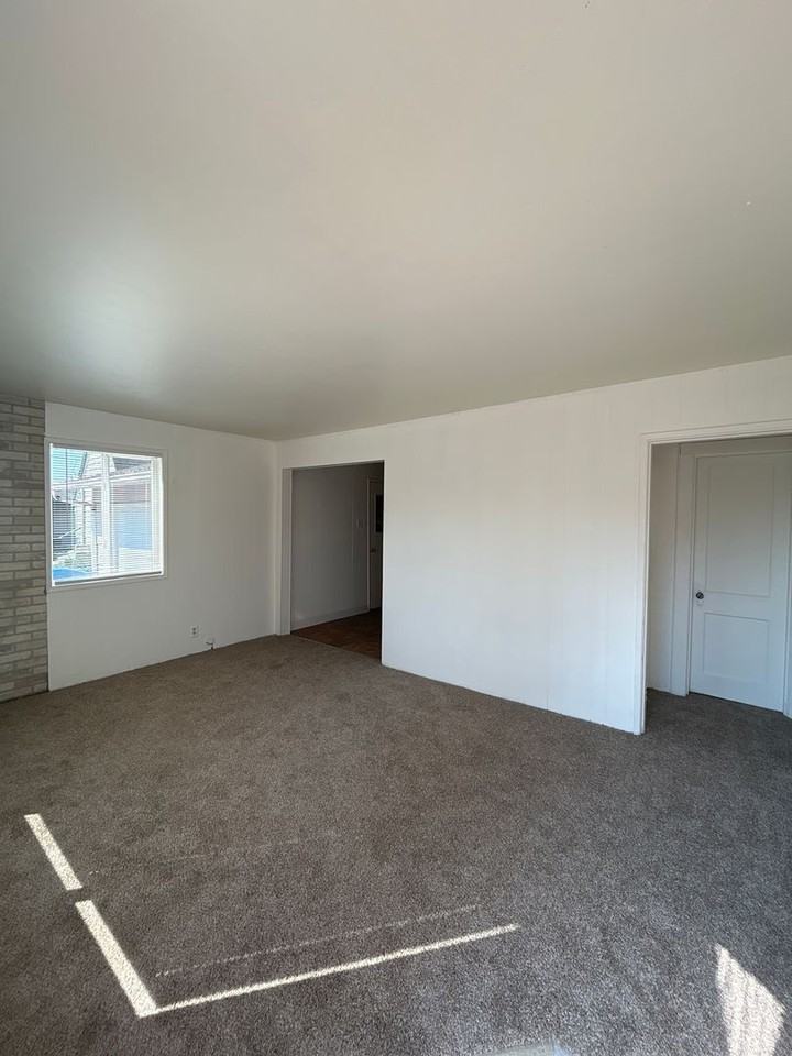 1109 North 7th Avenue - Photo 3 of 9