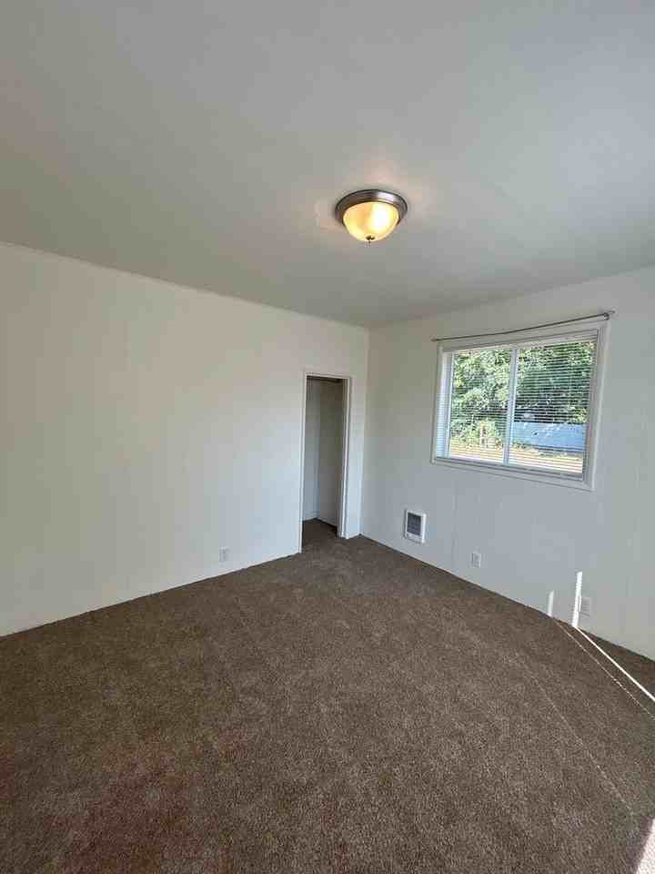 1109 North 7th Avenue - Photo 7 of 9