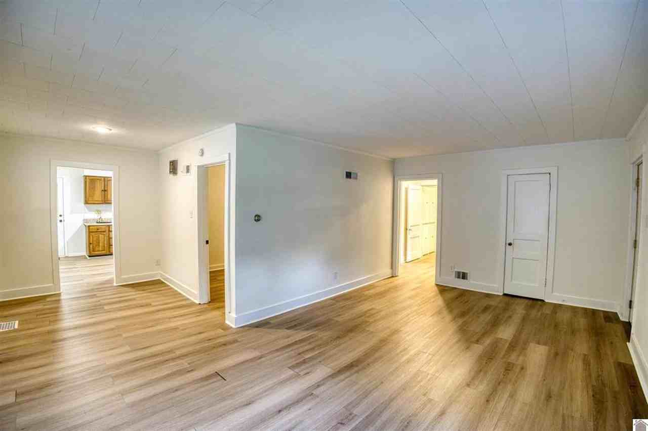 2515 Monroe St - Photo 4 of 19