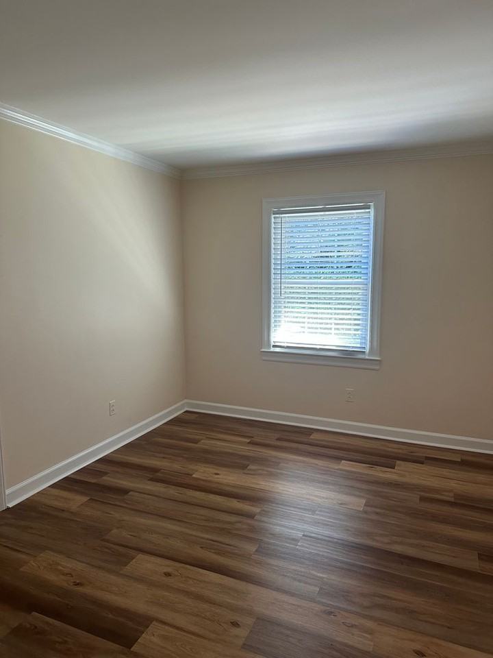 2650 Grosvenor Pl - Photo 5 of 11