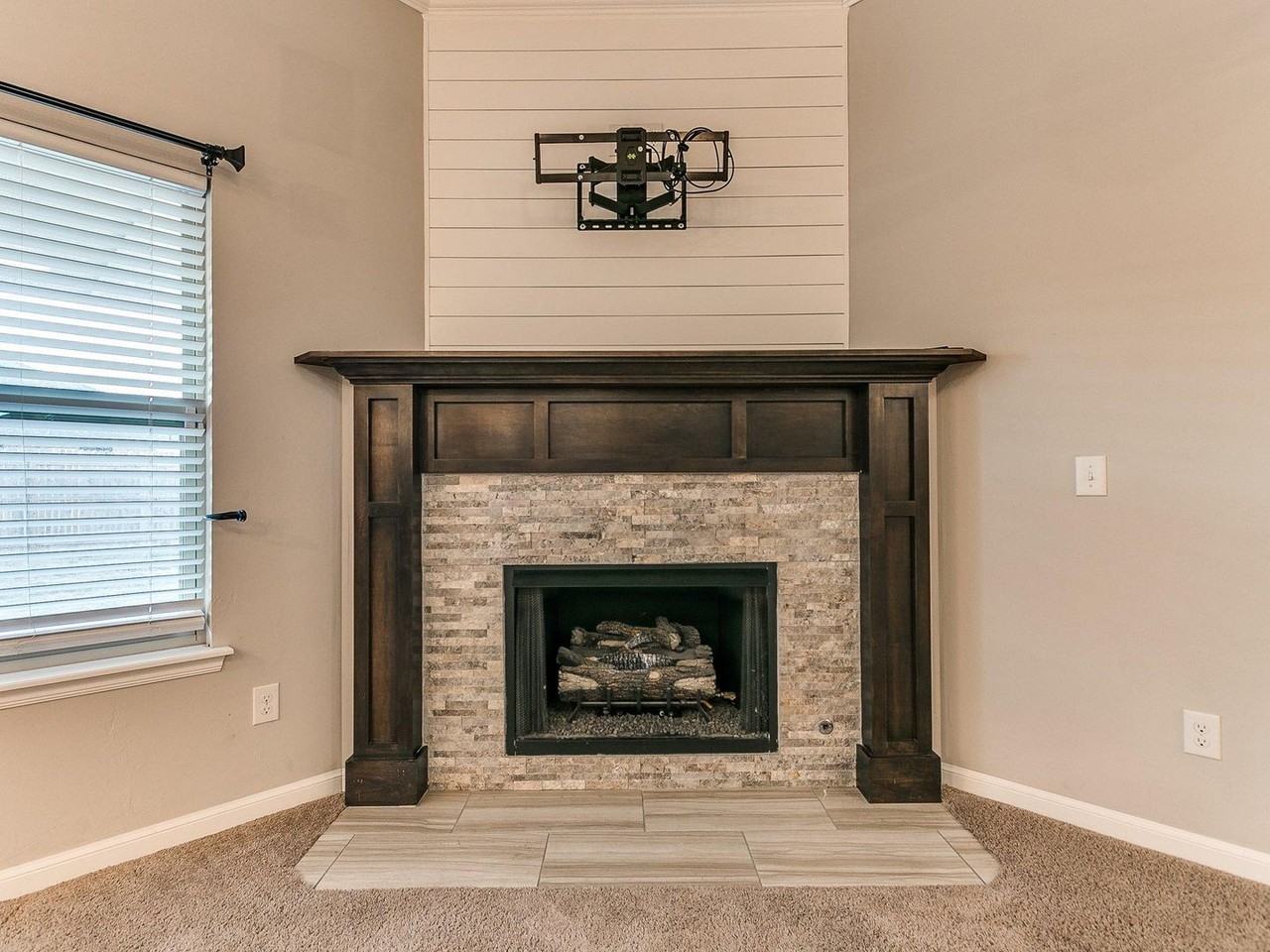 1751 Huntington Ct - Photo 5 of 28