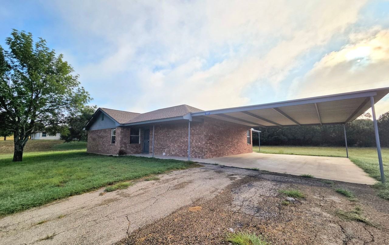 1007 Cherokee Trl - Photo 2 of 19