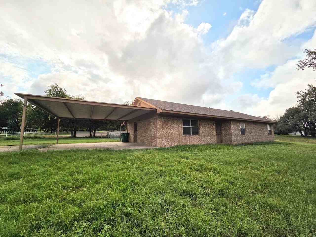 1015 Cherokee Trl - Photo 2 of 13