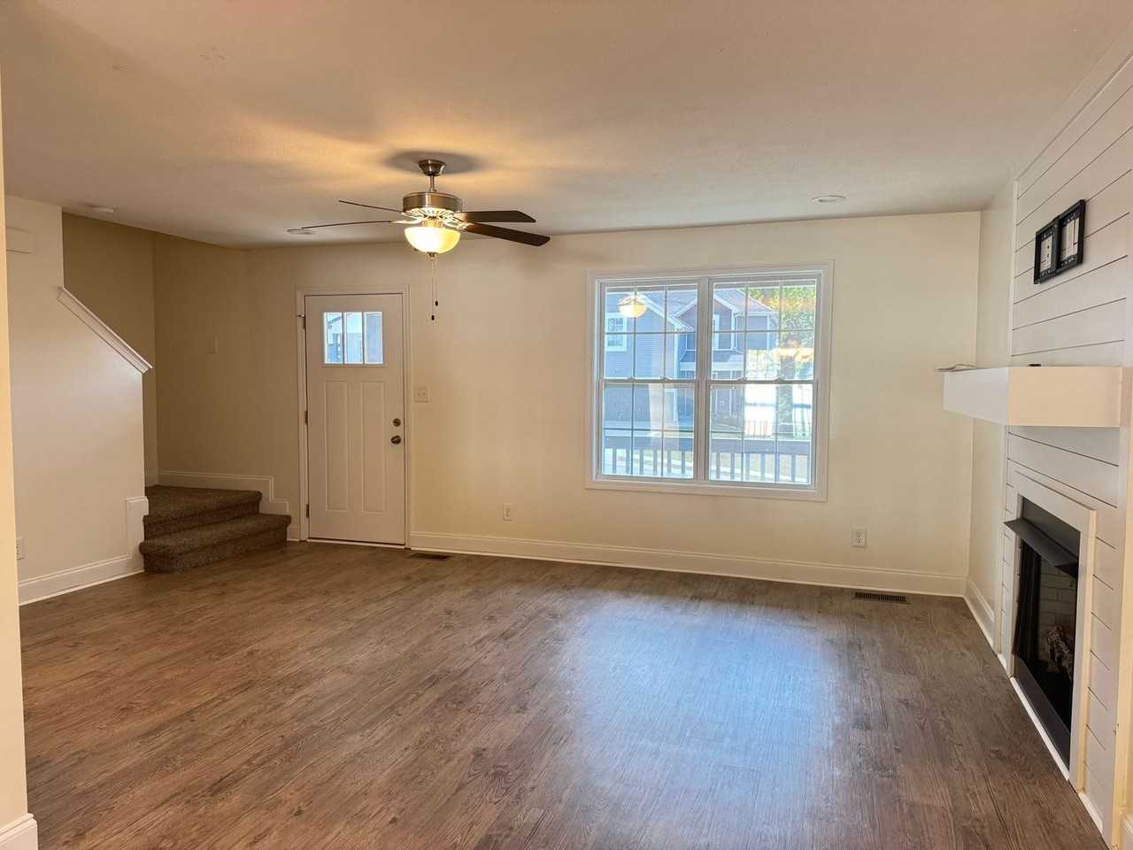 185 Bonnell Dr - Photo 2 of 33