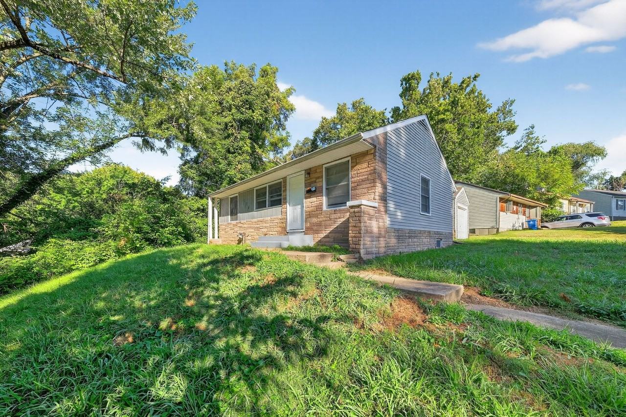 115 Spring Garden Dr - Photo 2 of 27