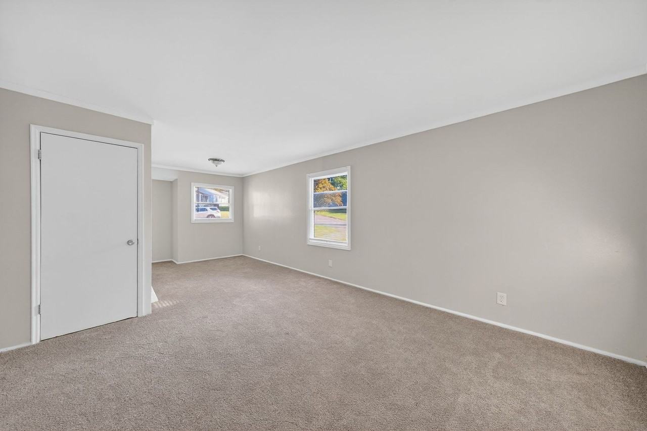 115 Spring Garden Dr - Photo 4 of 27