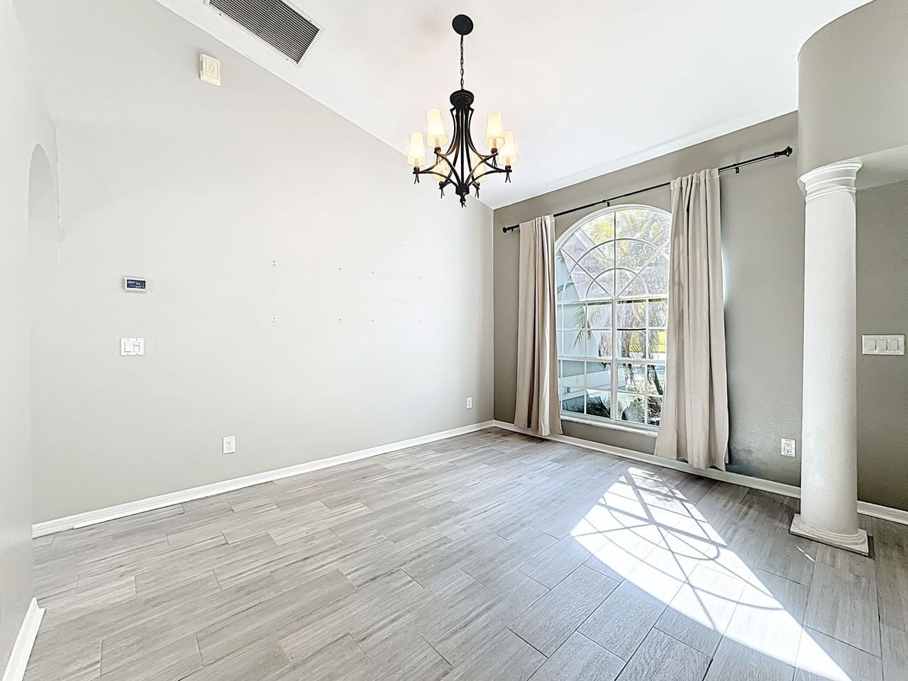 1328 Crown Isle Cir - Photo 5 of 50