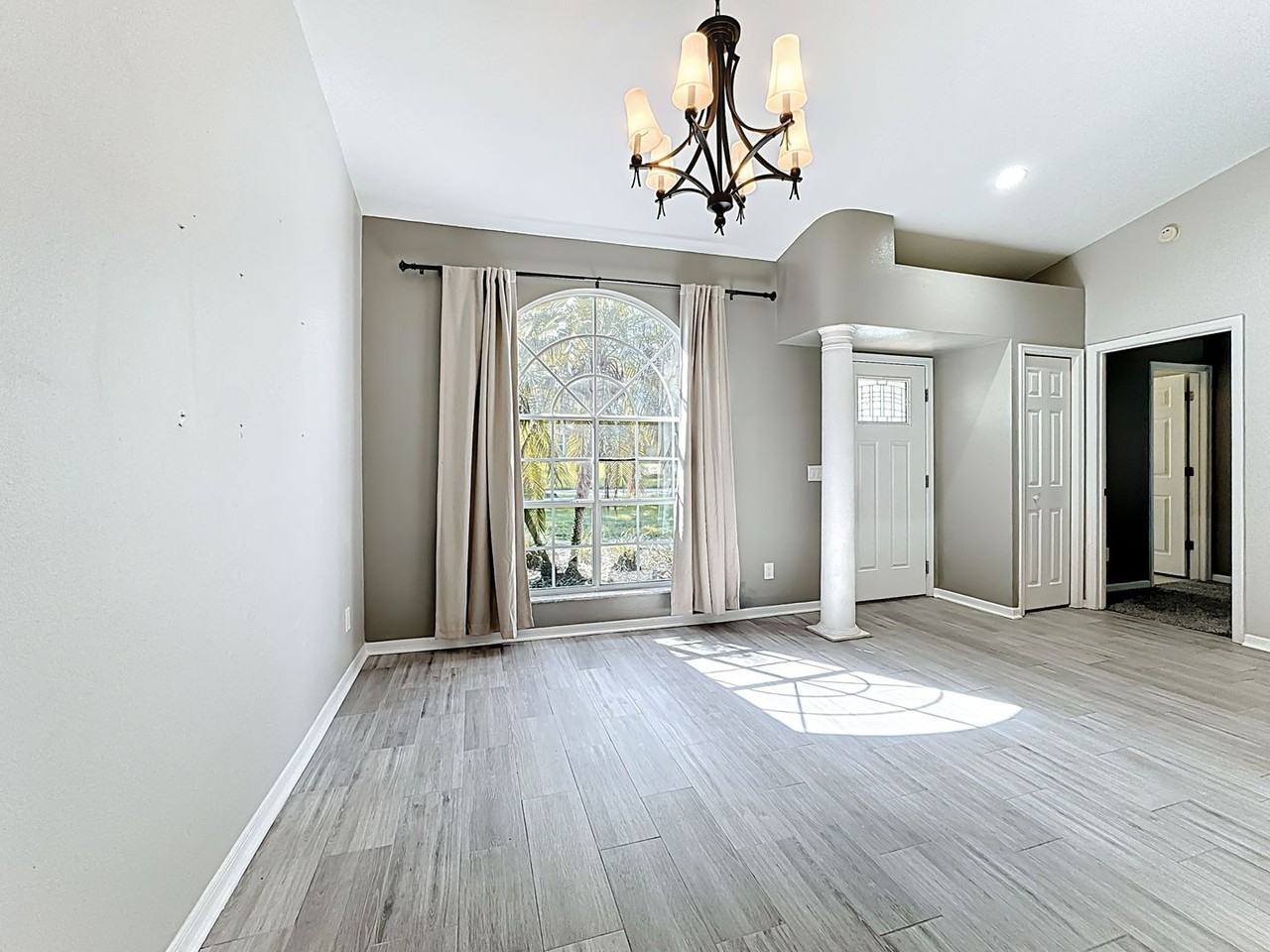 1328 Crown Isle Cir - Photo 6 of 50