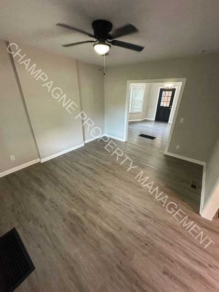 4100 Forest Ave - Photo 3 of 20