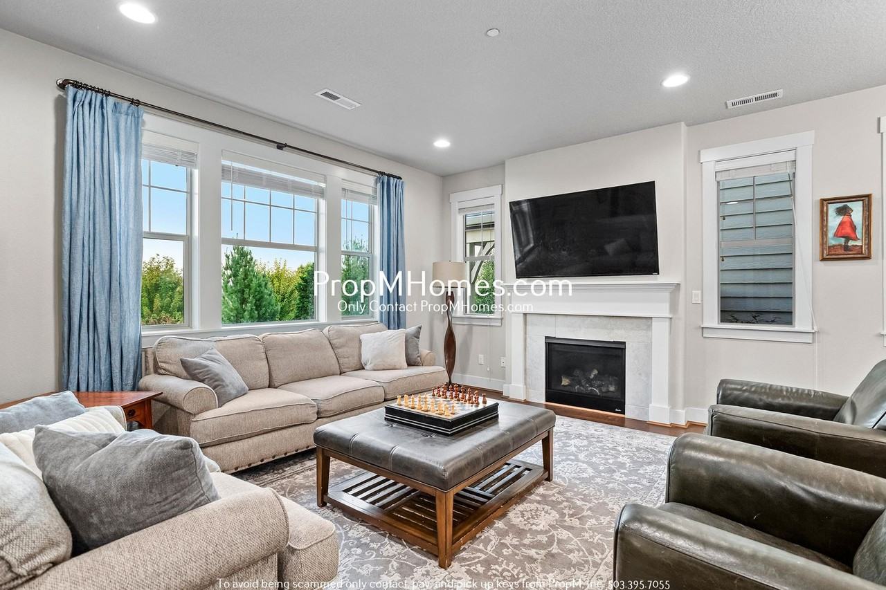 11014 Southwest Stockholm Drive - Photo 3 of 27