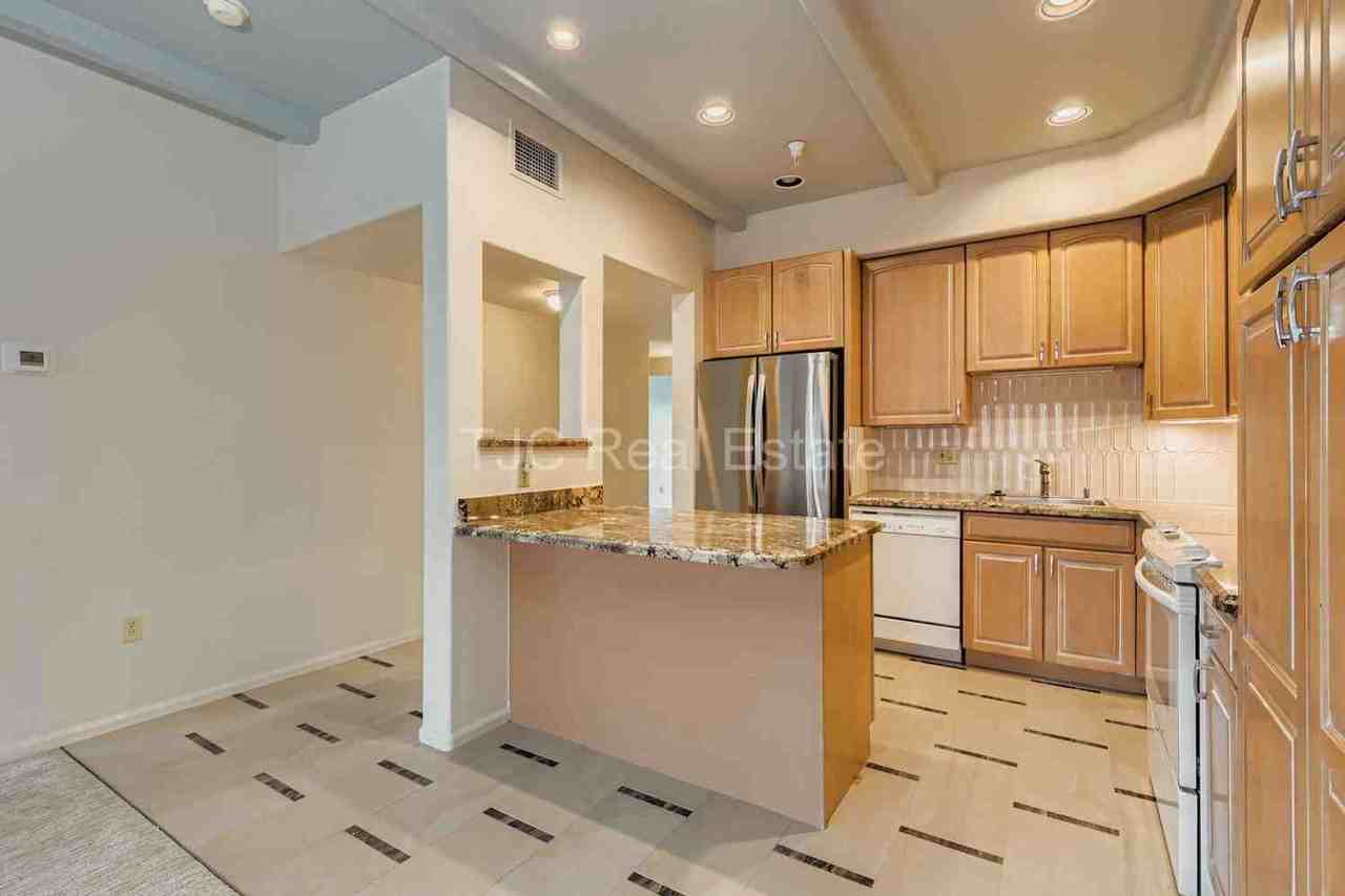 180 N Cook St #411 - Photo 3 of 11