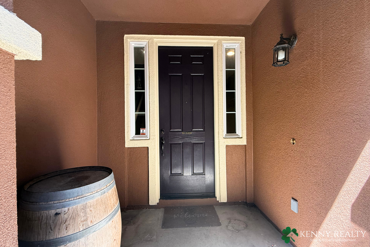 1245 Isabelle Cir - Photo 4 of 30