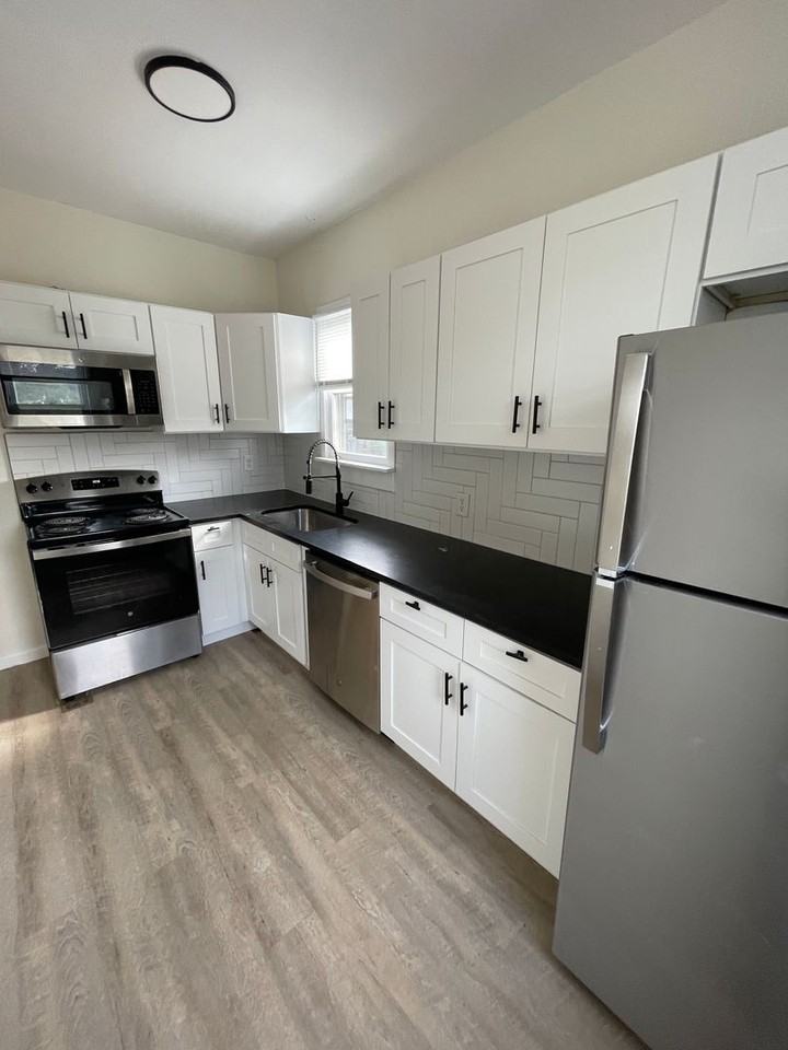 Reinhard Ave - Photo 3 of 15