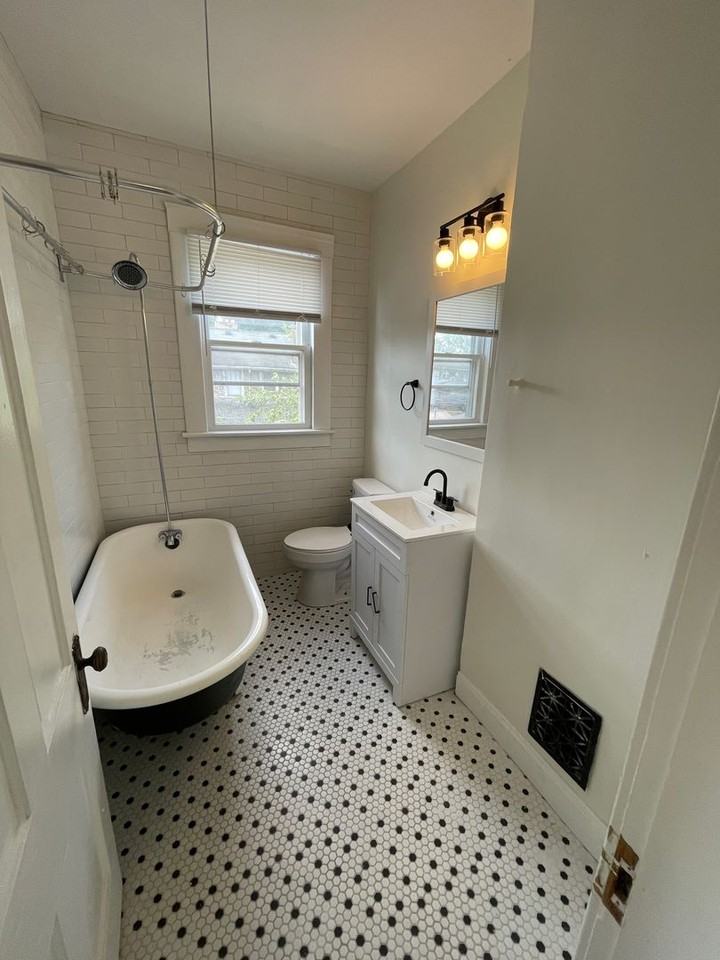 Reinhard Ave - Photo 4 of 15