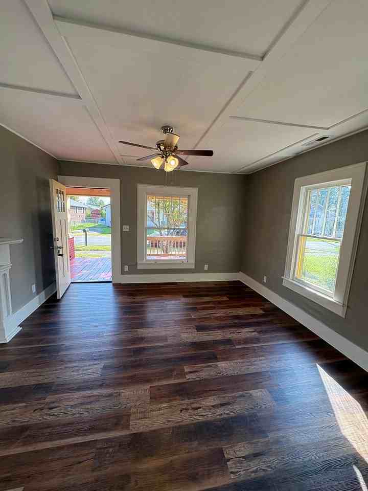 1906 S Kentucky Ave - Photo 2 of 11