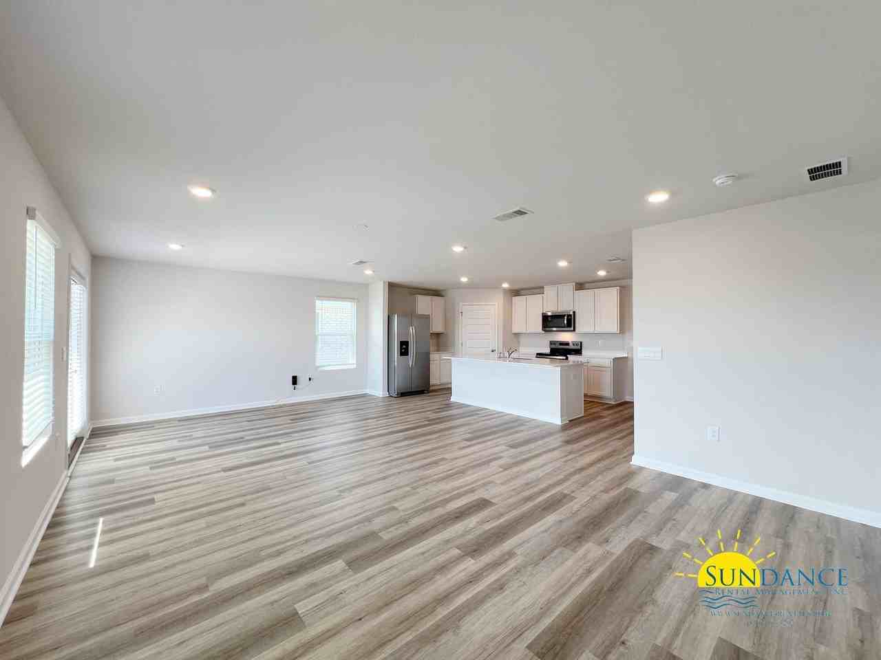 4621 Naval Ct - Photo 3 of 31