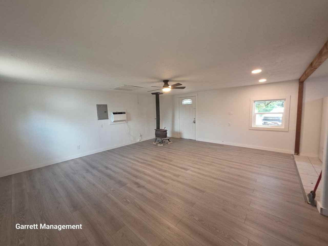 126 Iroquois Dr - Photo 3 of 15