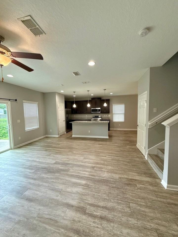 1745 Charlotte St - Photo 2 of 13