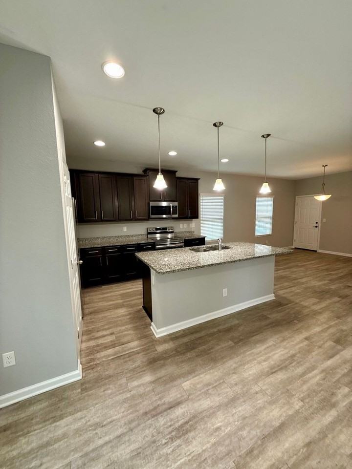 1745 Charlotte St - Photo 3 of 13
