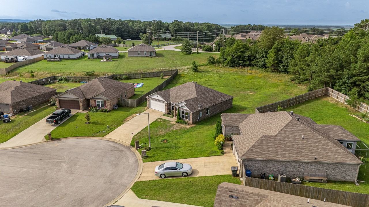 2533 Judes Ct - Photo 2 of 14