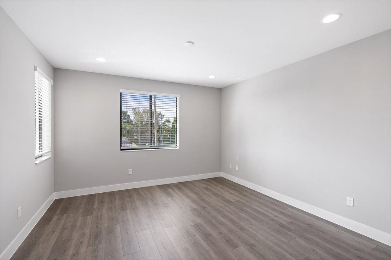 3748 3748 N Lambert Avenue N - Photo 6 of 10