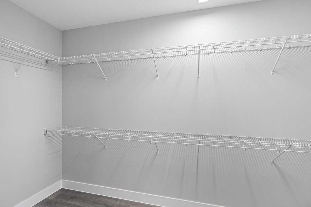 3748 3748 N Lambert Avenue N - Photo 7 of 10