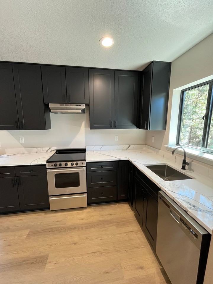 831 South Oak Street - Photo 5 of 11