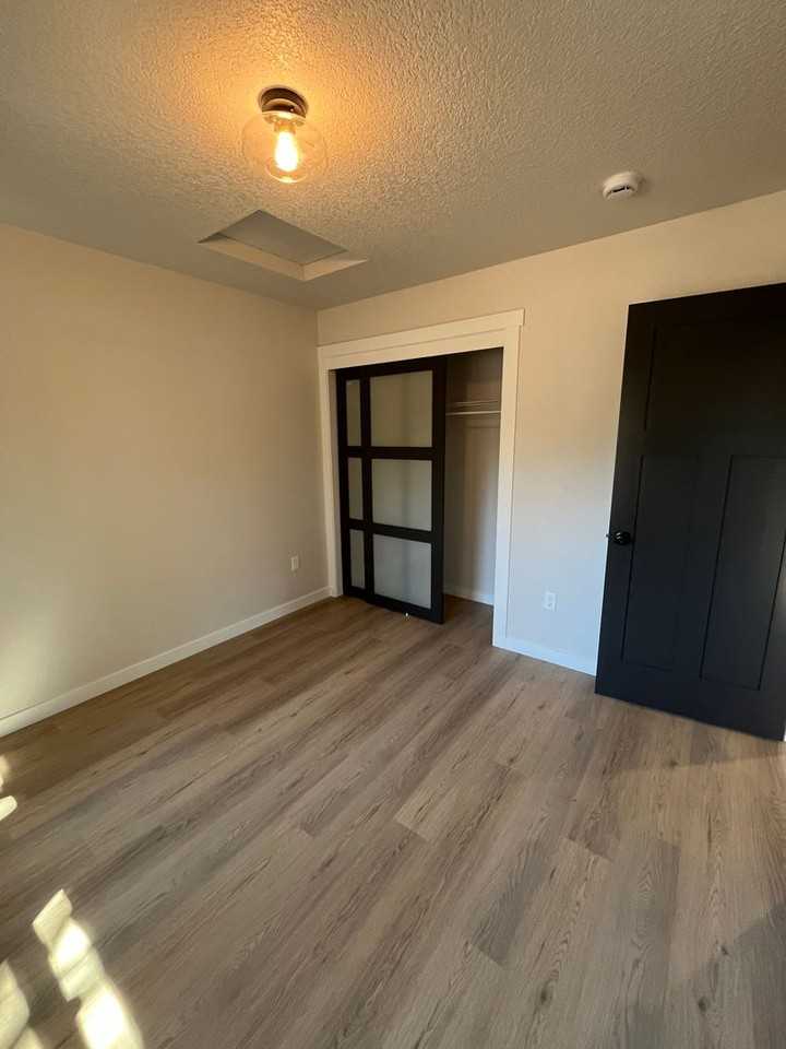 831 South Oak Street - Photo 7 of 11