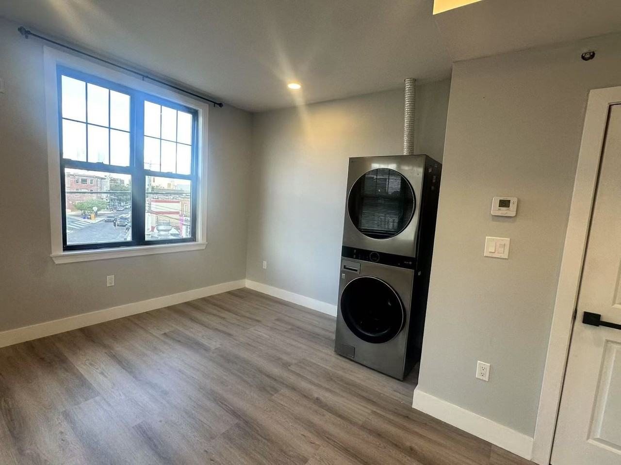 2104 Reed St - Photo 3 of 9