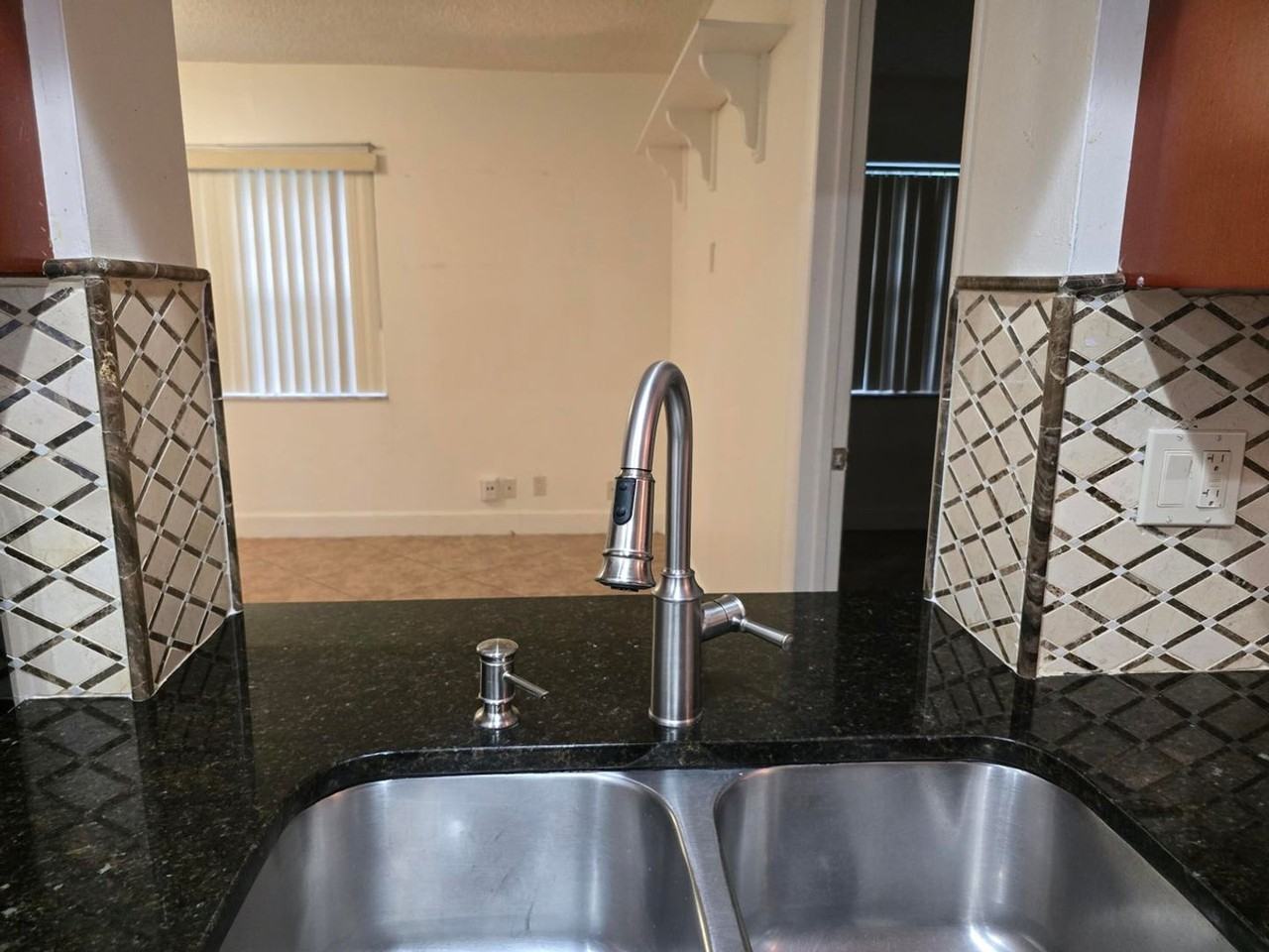 4125 Pine Branch Cir - Photo 4 of 18