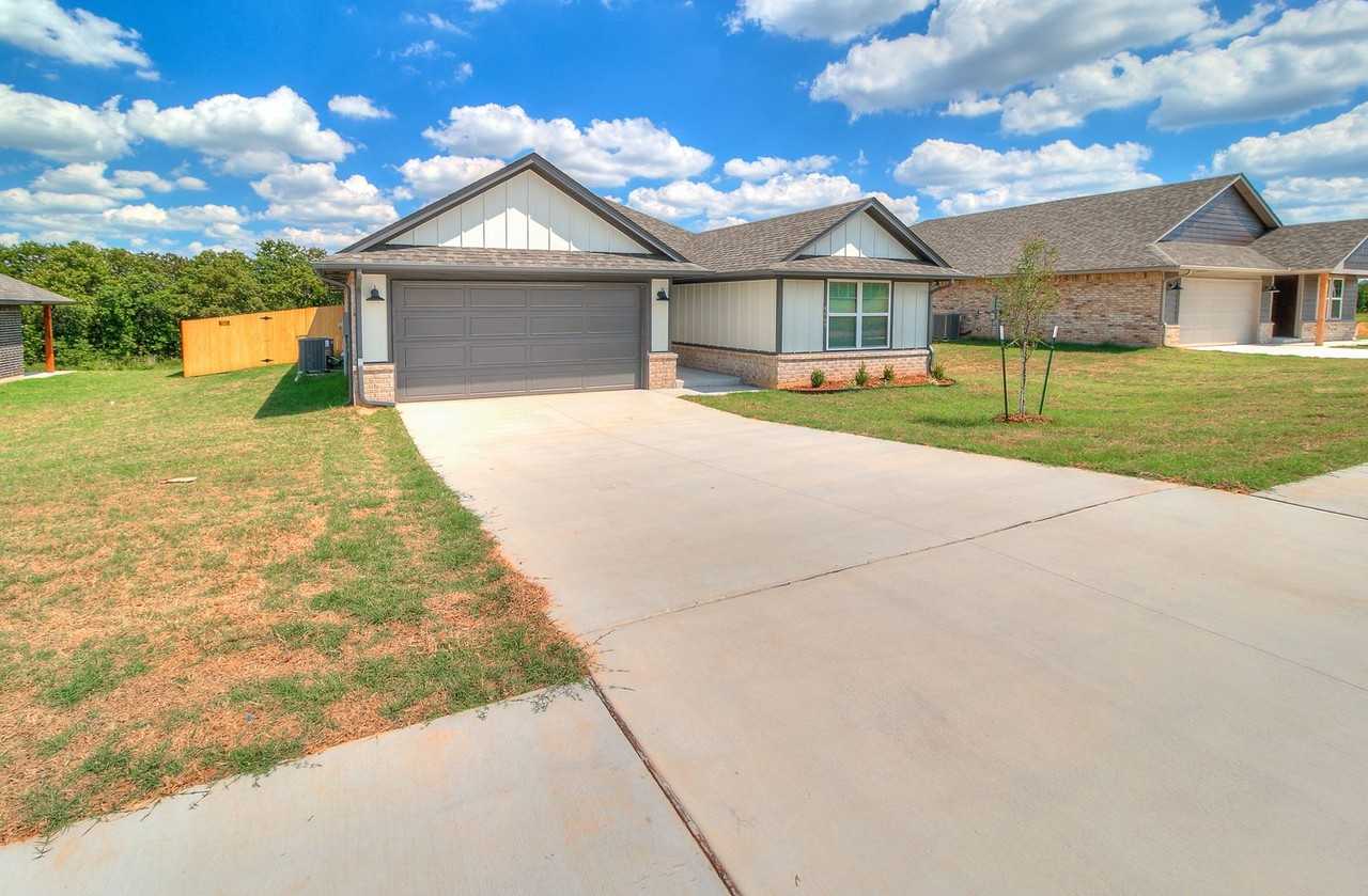 4669 E Lincoln St - Photo 2 of 22