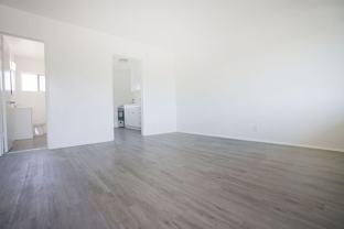 Laurel Cyn 6820 - Photo 1 of 1