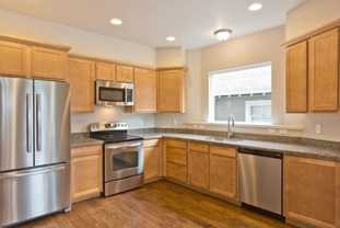 552-556 1/2 Prospect St - Photo 1 of 1