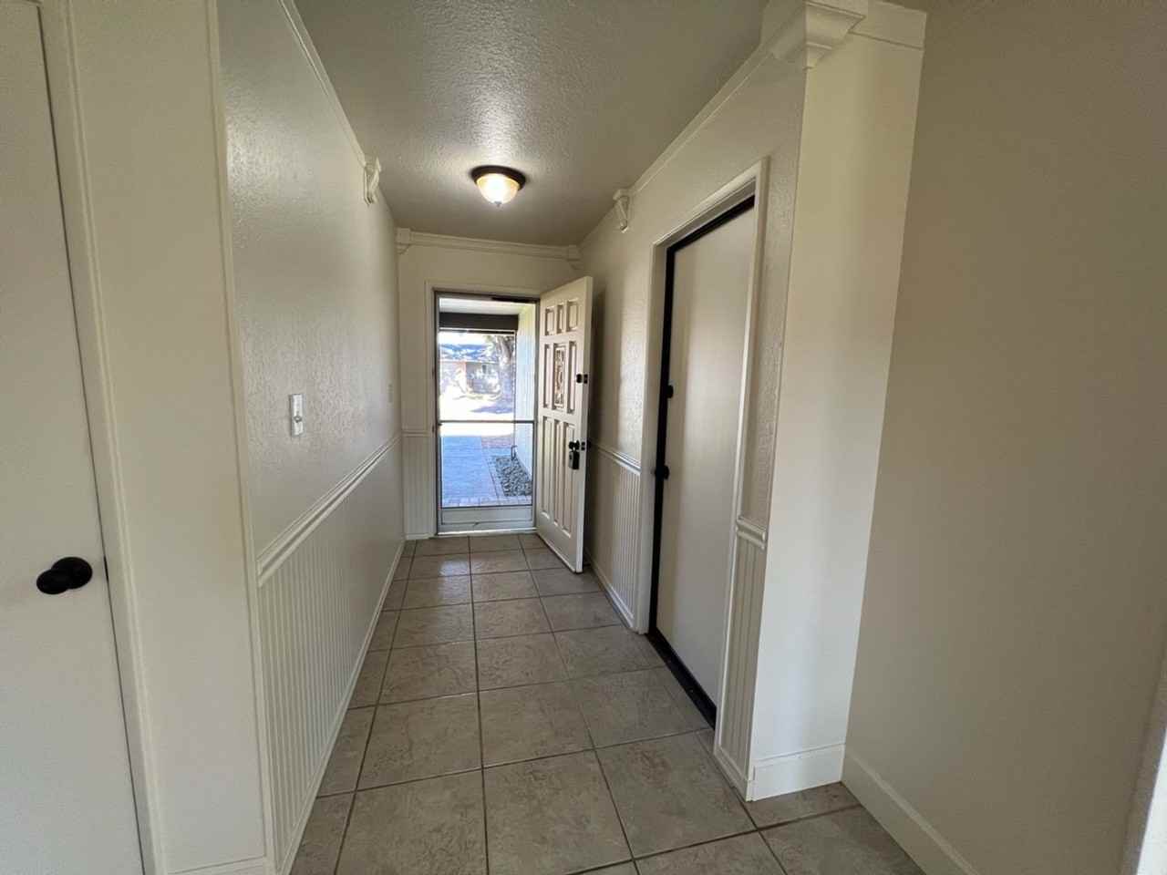 1536 Sheldon Dr - Photo 6 of 37