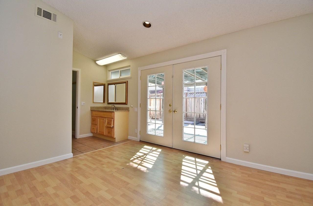 38975 Godfrey Pl - Photo 6 of 17