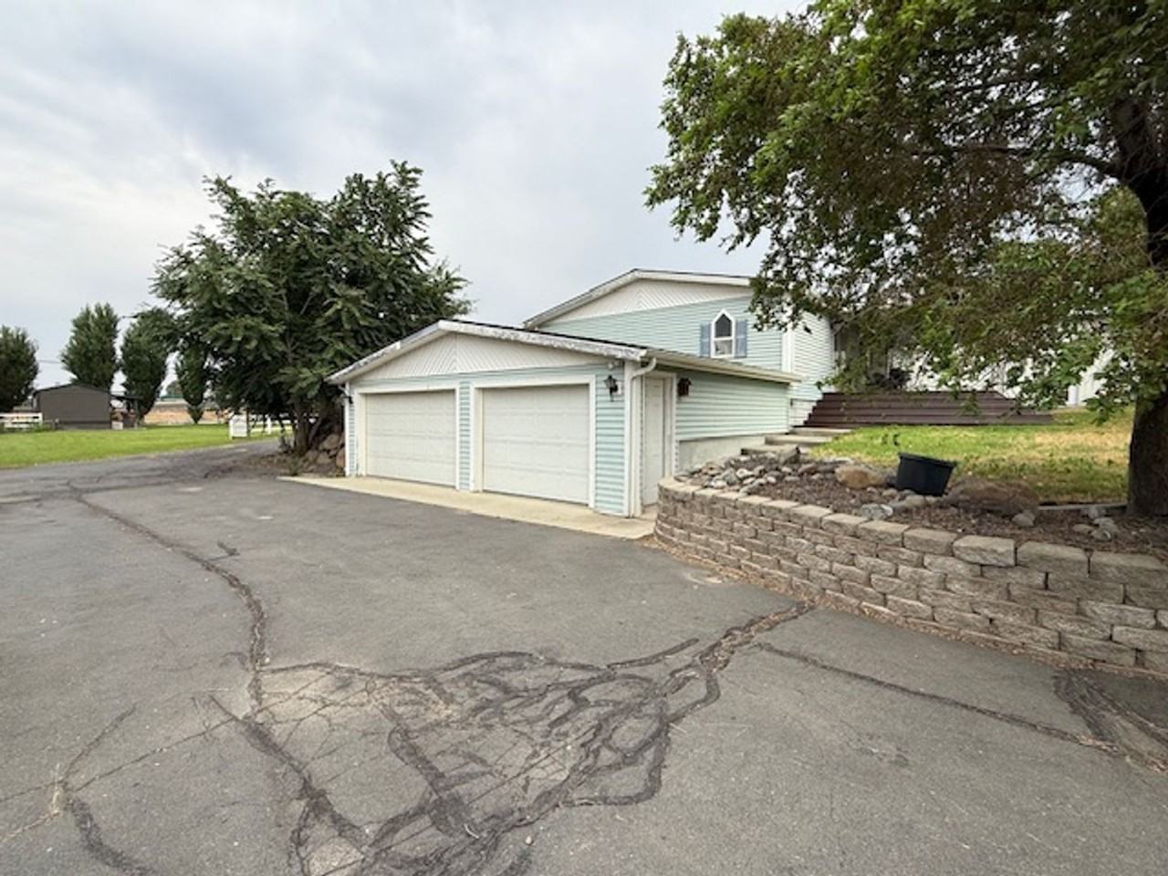 2822 Road 14.6 Northwest - Photo 3 of 17