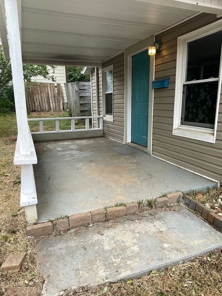 2837 W Olive St - Photo 2 of 6