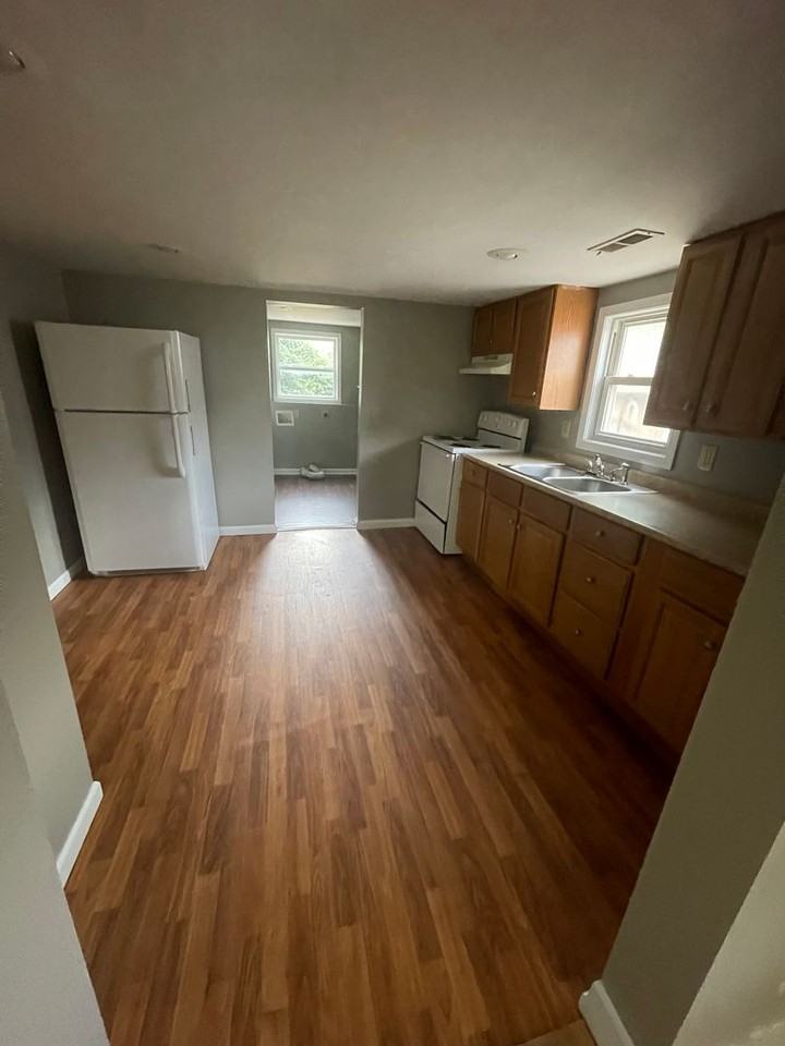 2837 W Olive St - Photo 3 of 6