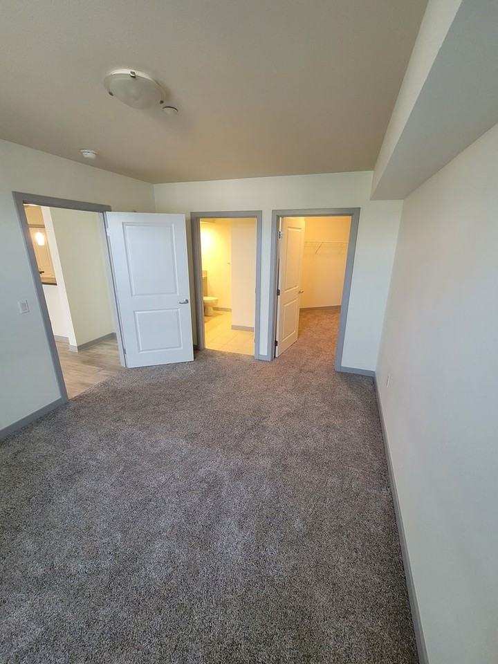 211 Kirkland Ave - Photo 7 of 12