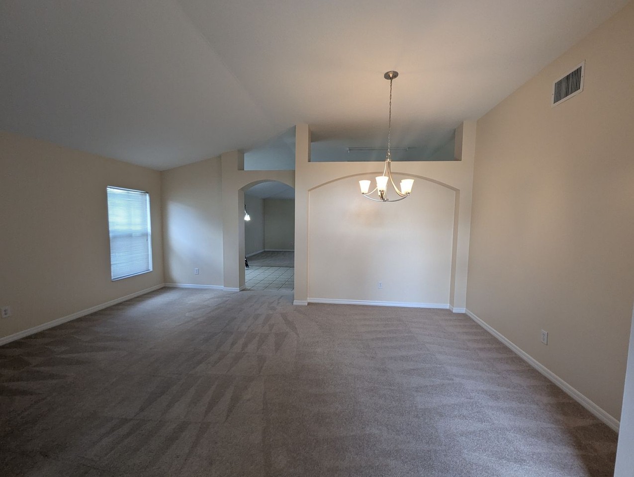 515 Royal Ridge St - Photo 5 of 20