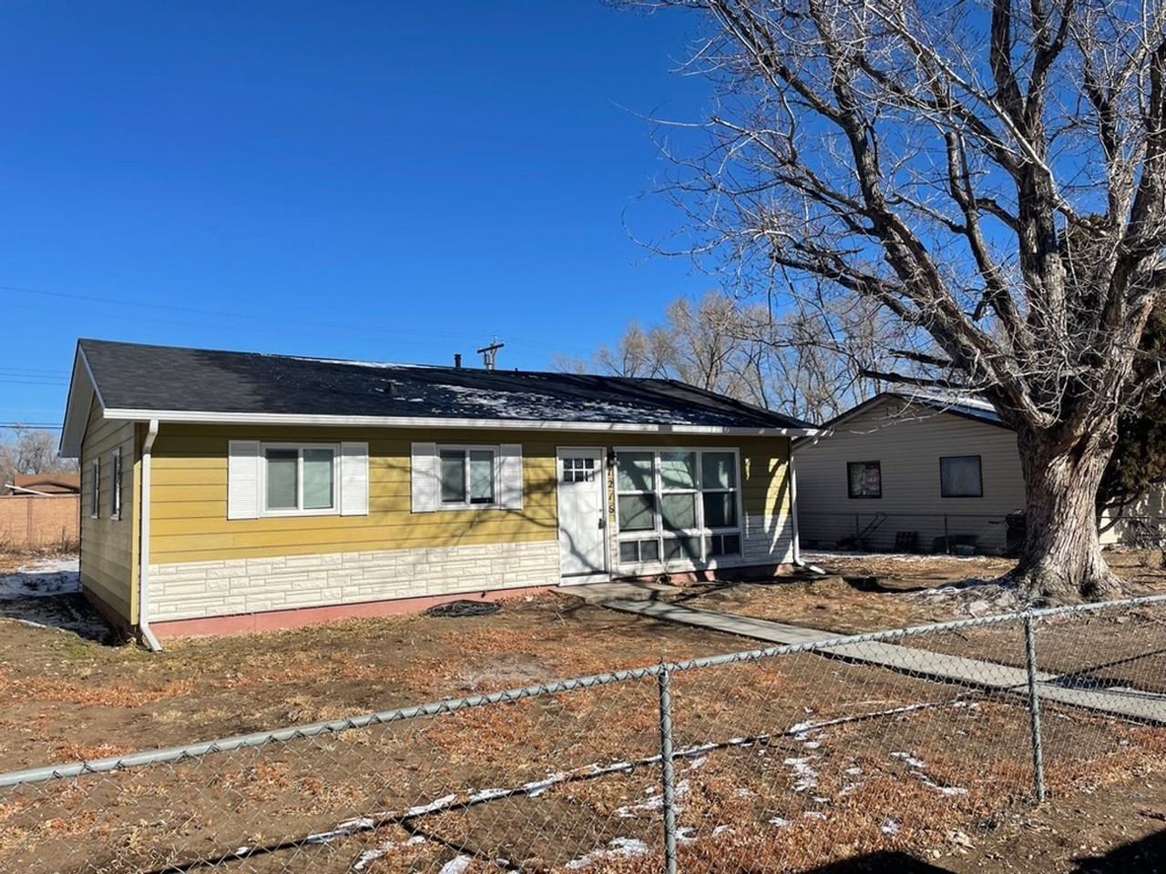 1216 Pando Ave - Photo 2 of 20