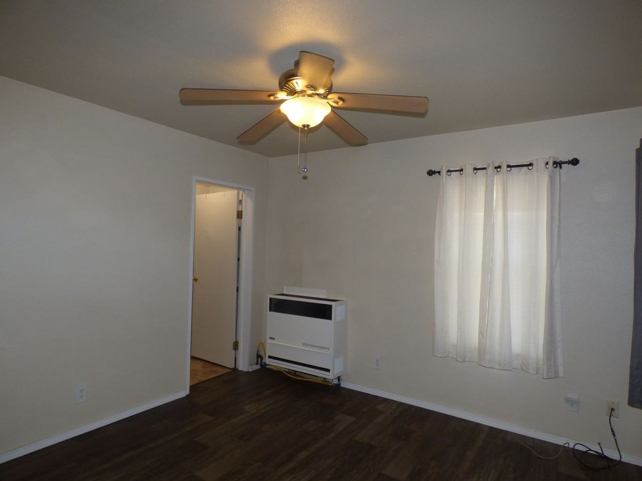 350 N Gilman St - Photo 3 of 16