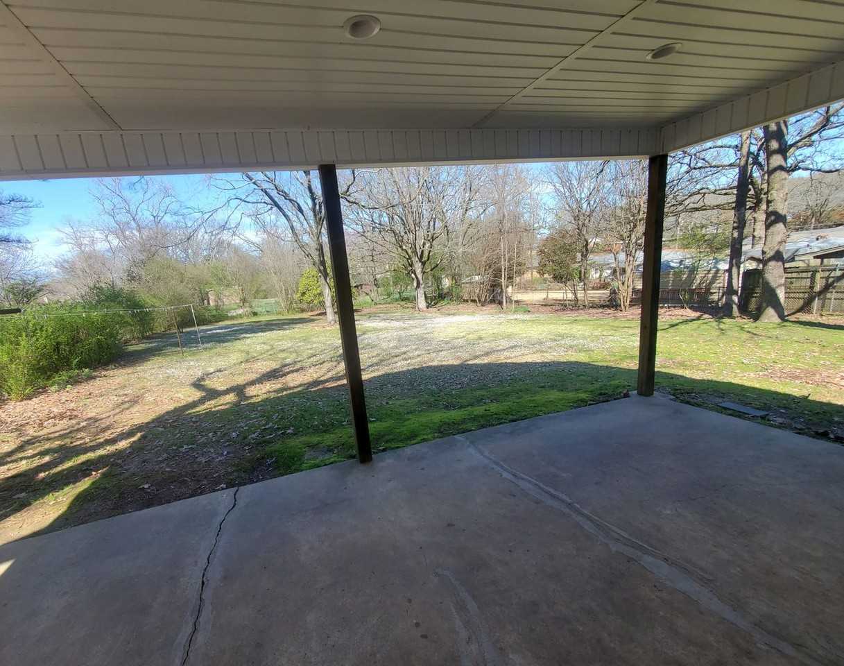 1010 Wildwood Ave - Photo 7 of 10