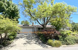 1004 Windsor Dr - Photo 1 of 1