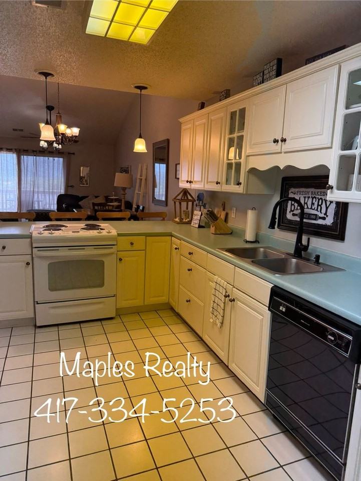 161 Avondale Dr #12 - Photo 4 of 17