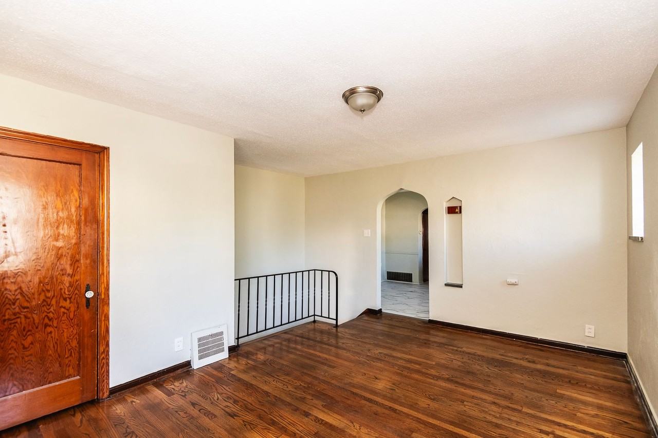5322 Miami St - Photo 2 of 16