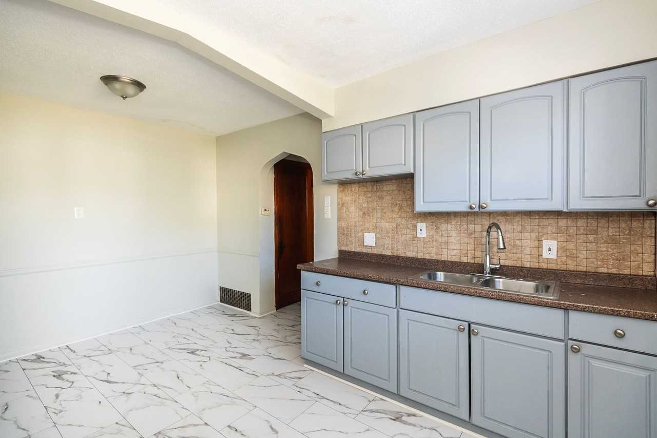 5322 Miami St - Photo 5 of 16