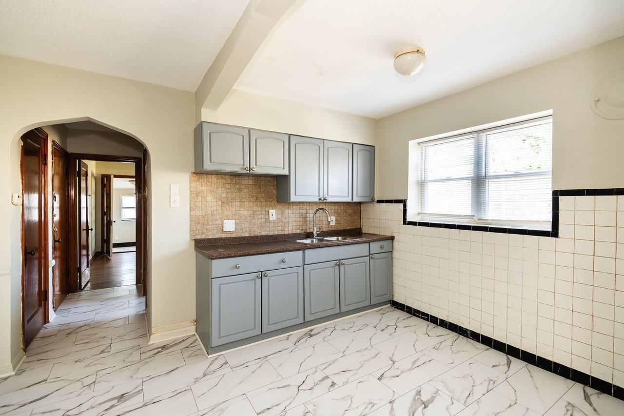 5322 Miami St - Photo 6 of 16