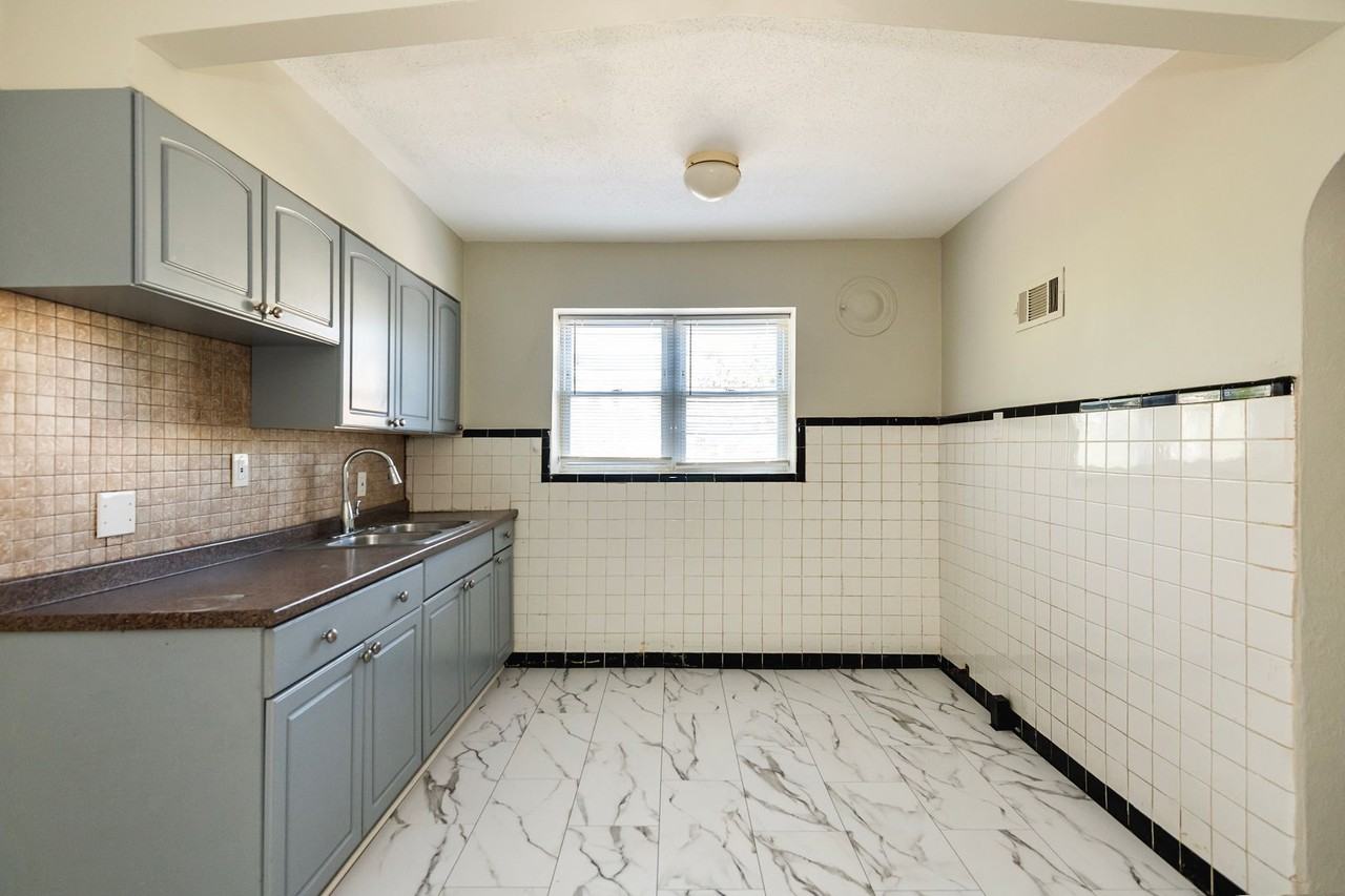 5322 Miami St - Photo 7 of 16